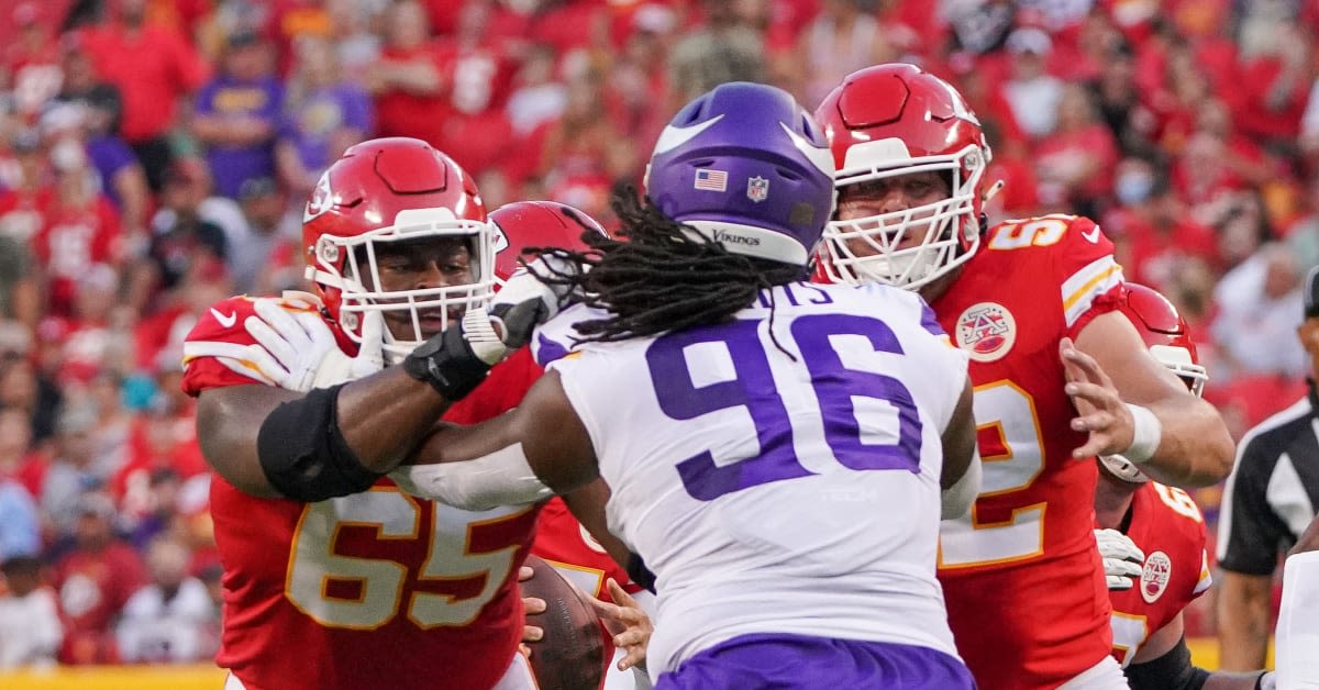 Should Kansas City Chiefs Sign Trey Smith to Contract Extension?