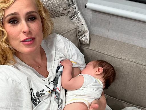 Rumer Willis shares candid photos as she nurses daughter Louetta