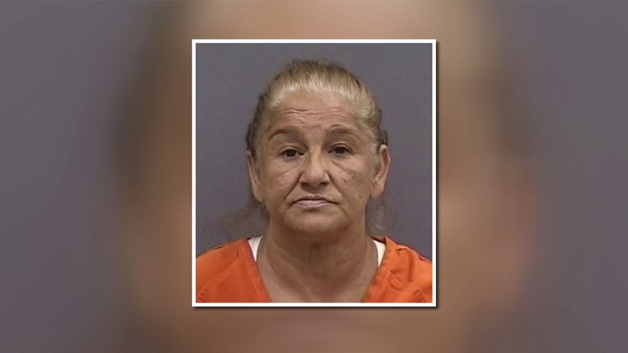 Fortune teller accused of using psychic services to rob woman at gunpoint in Ruskin: Deputies