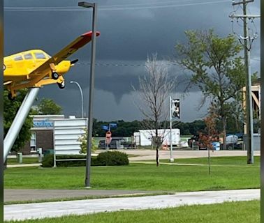 Funnel cloud advisory issued in parts of Manitoba, including Winnipeg: Environment Canada