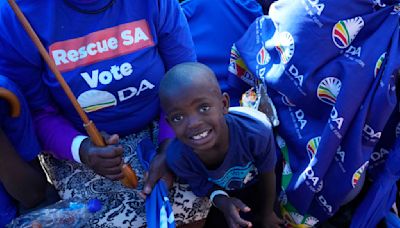 South Africa's main opposition party rallies support as it concludes election campaign