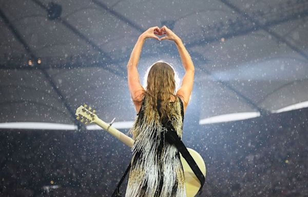 Taylor Swift Performs in the Rain During Hamburg Eras Tour Show