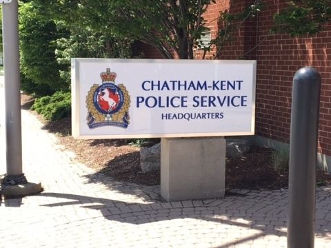 Man arrested for theft, possession of drugs in Chatham