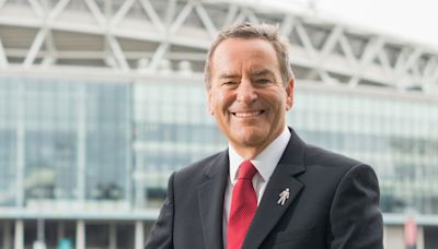 Former Sky Sports Soccer Saturday anchor man to appear at Dudley Town Hall for night of football nostalgia and fun