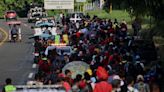 Cientos de personas se unen a caravana de migrantes que parte de México hacia EEUU