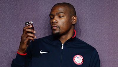 Kevin Durant thrilled fans by responding to Olympics tweets absurdly early in the morning from Paris