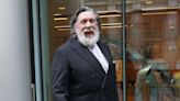 Actor Ricky Tomlinson wins right to continue legal battle over hacking claim