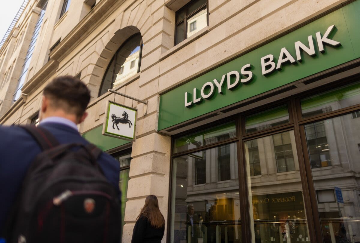 BNP, Lloyds Vie With Rates, Politics: EMEA Earnings Week Ahead