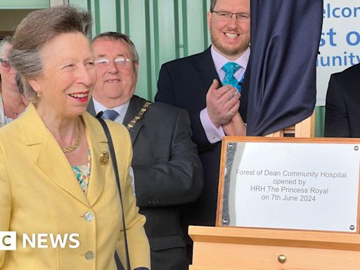 Princess Anne visits new Forest of Dean hospital