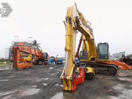 全台唯二大割機跨海來台 人員冒風雨組裝