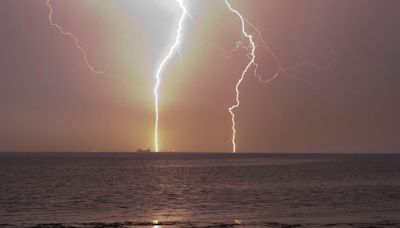 Map shows where 10-hour thunderstorm warning could hit UK this weekend