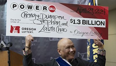 Winner of $1.3 billion Powerball jackpot is an immigrant from Laos who has cancer | Chattanooga Times Free Press