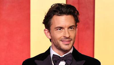 Jonathan Bailey In Talks For Lead Role In New ‘Jurassic World’ Movie