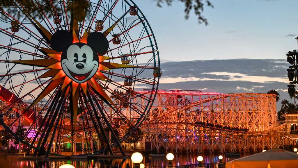 California Disney characters are unionizing decades after Florida peers. Hollywood plays a role