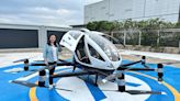 參觀深圳旅遊項目 葛珮帆試搭「觀光無人機」