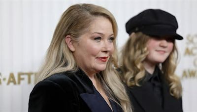 Serienstar Christina Applegate muss wegen MS-Erkrankung Windeln tragen