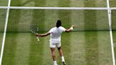 Alcaraz impone la ley del más fuerte ante Medvedev y repite final en Wimbledon