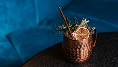 The Story Behind Why Moscow Mules Are Served In Copper Mugs