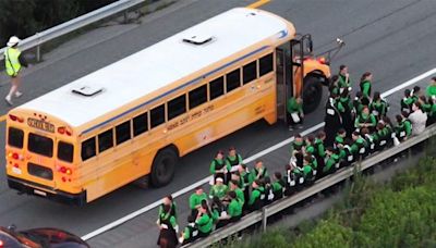 Girl injured as she jumped out emergency exit as bus blows tire (VIDEO) - Mid Hudson News