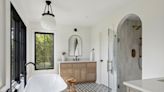 Bathroom of the Week: Stylish Retreat for Busy Parents (4 photos)