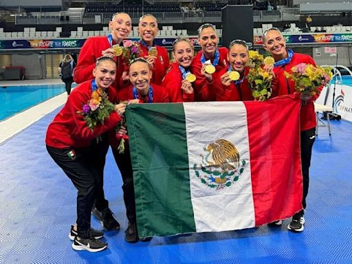 Equipo de natación artística de México repite y se cuelga el oro en la Copa del Mundo en París