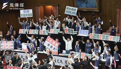 國會改革》藍白忽然舉手挺民進黨團修正案 沈伯洋痛批「黑箱作業」