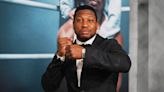 El actor Jonathan Majors es declarado culpable de agresión y acoso a su novia