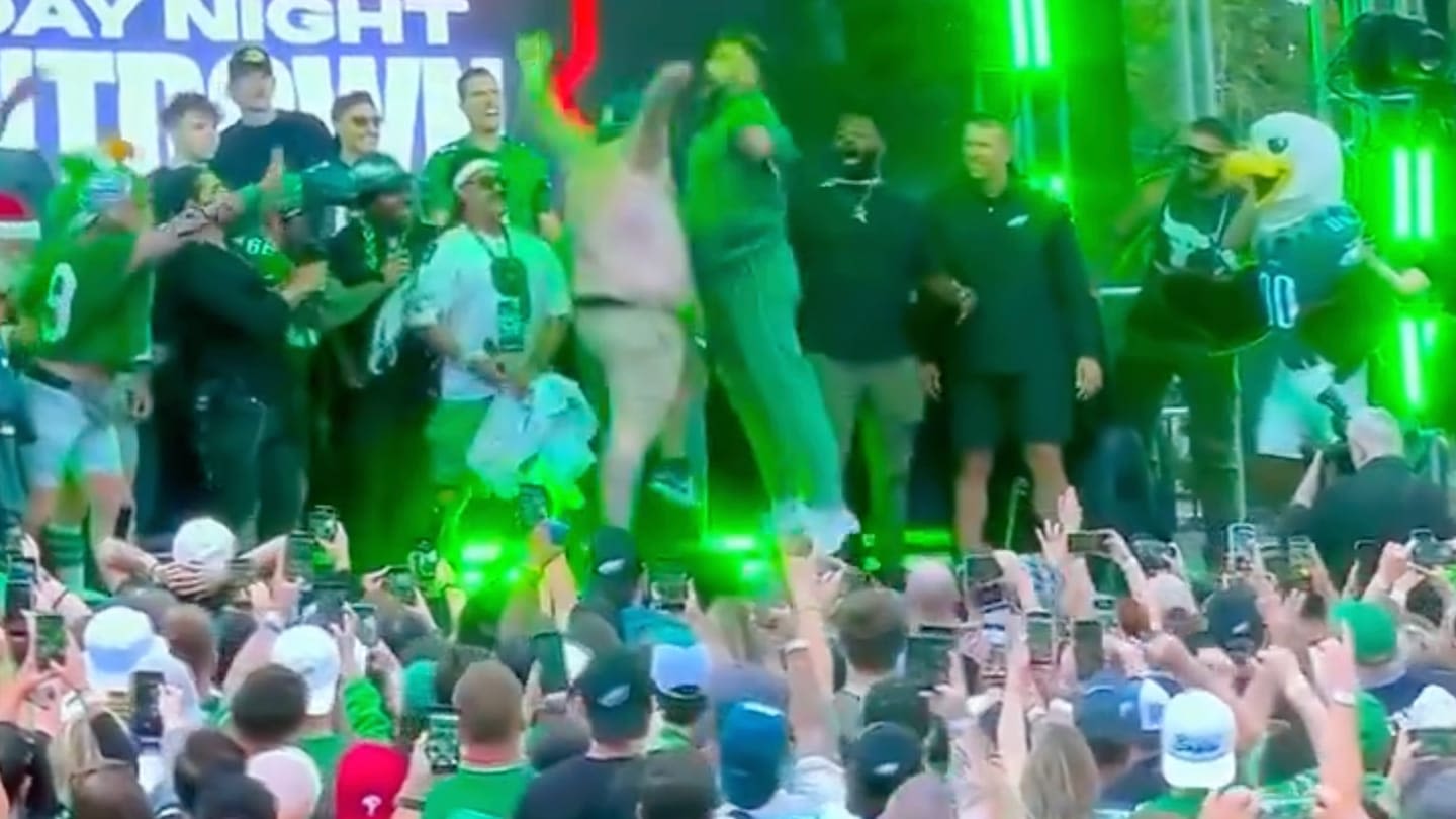 Philadelphia Superfan Suffers Knee Injury Chest Bumping Jason Kelce Before MNF