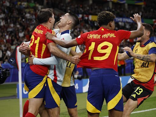 2-1. Oyarzabal y Williams dirigen a España hacia su cuarta Eurocopa