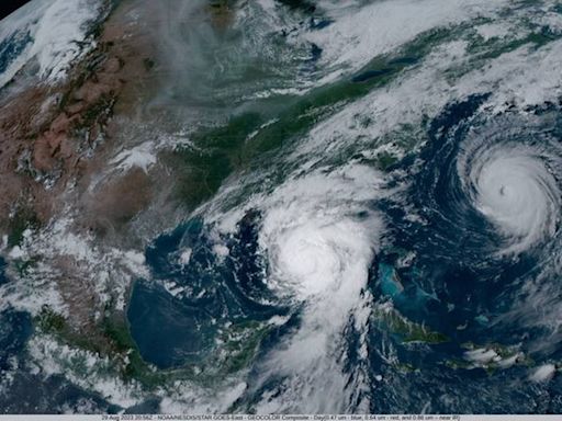 Meteorólogos vigilan cuatro ondas tropicales en el Océano Atlántico. ¿Amenazan a Florida?