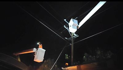 凱米釀全國近54萬戶曾停電 逾9萬戶仍待台電搶修復電