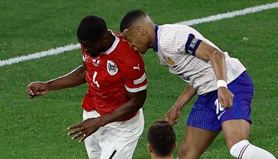 Kylian Mbappé genera memes tras fractura de nariz en la Eurocopa