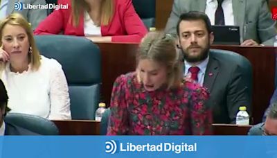 Elisa Vigil repasa en tres idiomas el ridículo internacional de Sánchez