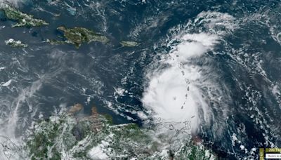 Alerta en EEUU: la tormenta Beryl gira hacia Houston y podría tocar tierra como huracán de categoría 2