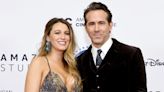 La gran noche de Ryan Reynolds con una embarazadísima Blake Lively y la 'pulsera de la suerte' de sus hijas