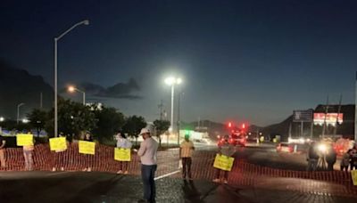 Bloquean carretera en Nuevo León ante falta de agua