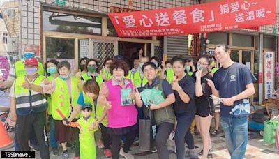 立委林俊憲持續結合民間力量關懷弱勢 愛心餐食列車開抵臺南北區