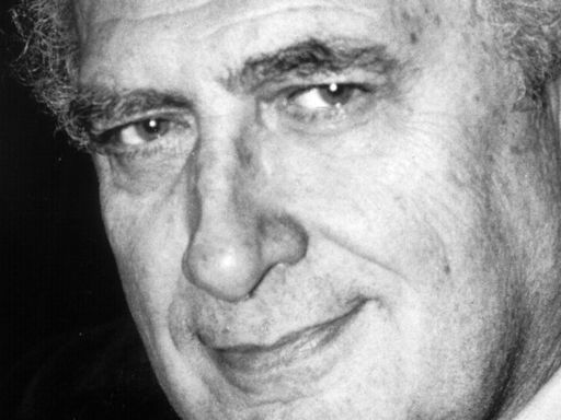 Stanley Moss, Poet Who Evoked a Troubled World, Dies at 99