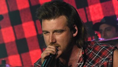 Bras Thrown At Morgan Wallen During New Jersey Concert