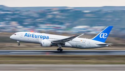 Air Europa desvió a Brasil por fuertes turbulencias un vuelo que iba de Madrid a Montevideo: hay siete heridos