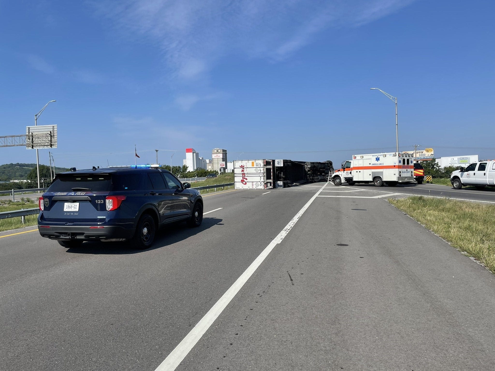 Nashville traffic: Flipped semi-truck shuts down portion of I-40 westbound in Lebanon