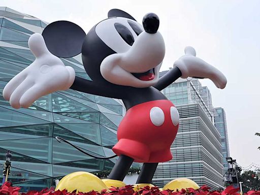 Disney Stock Rallies Ahead Of Earnings As Analysts Hail Rebounding Theme Park Traffic