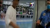 影/韓國男酒醉大鬧小港機場！「比中指、罵髒話」被警壓制 妨害公務罪送辦