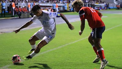 3-1. Honduras supera el susto de Reyes y se impone en el debut