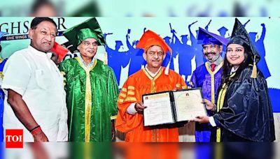 GHS-IMR convocation: Khushi bags Chairman gold medal | Kanpur News - Times of India
