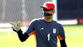 Beiranvand, portero de Irán, vuelve a entrenarse tras la lesión facial