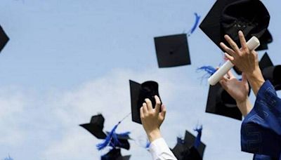 Graduaciones de bachillerato y licenciatura en Puebla incrementan su precio