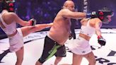 Rumania: polémica y violenta pelea de MMA entre un hombre y dos mujeres