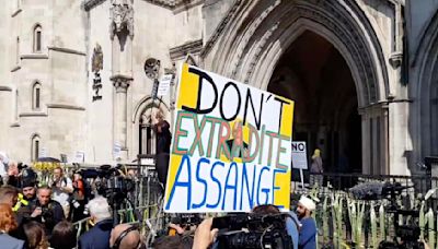 Em vitória jurídica festejada por ativistas, Assange ganha direito a novo recurso contra extradição para os EUA
