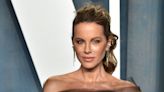 Fans Are Losing It Over an Incredibly Toned Kate Beckinsale Doing Yoga With Her Cat